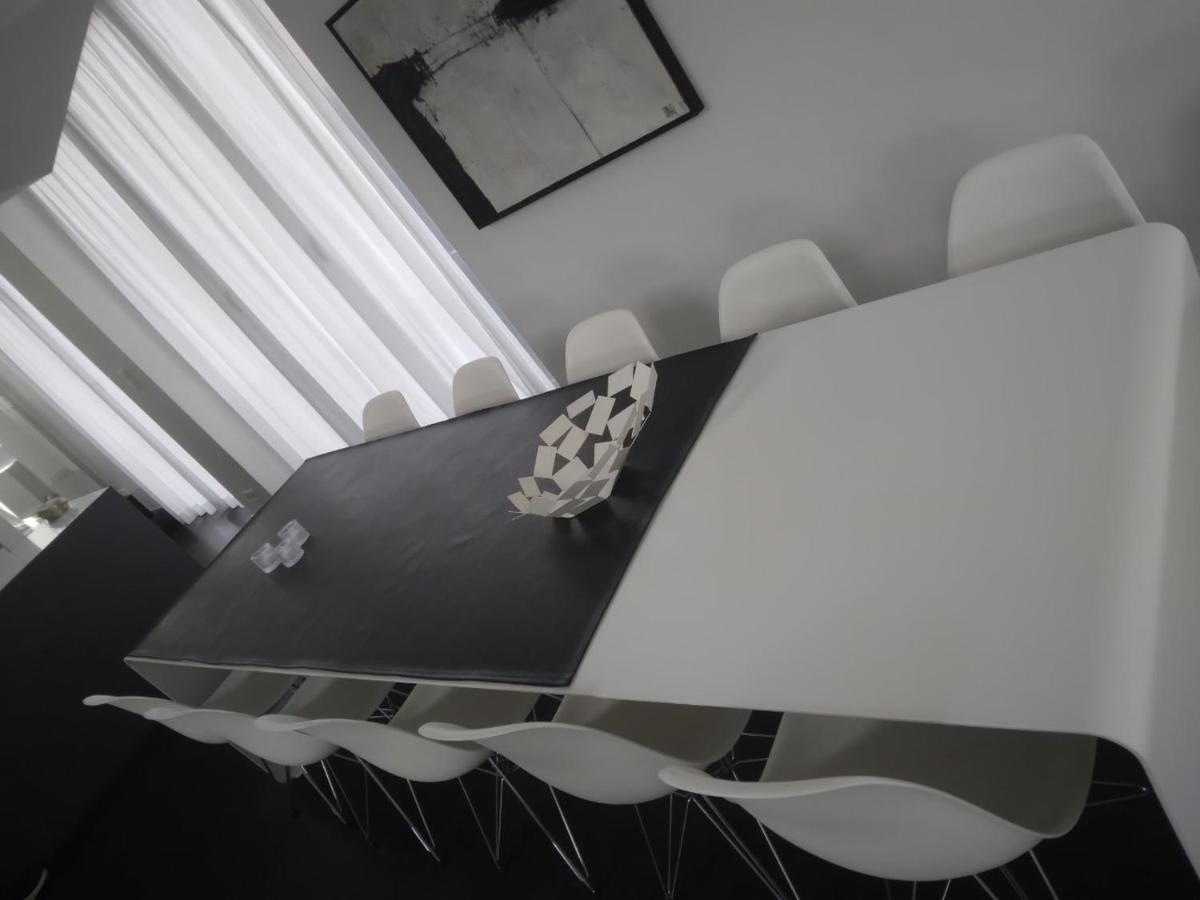 Gezellige Moderne Woning Met Zwemvijver Галле Екстер'єр фото